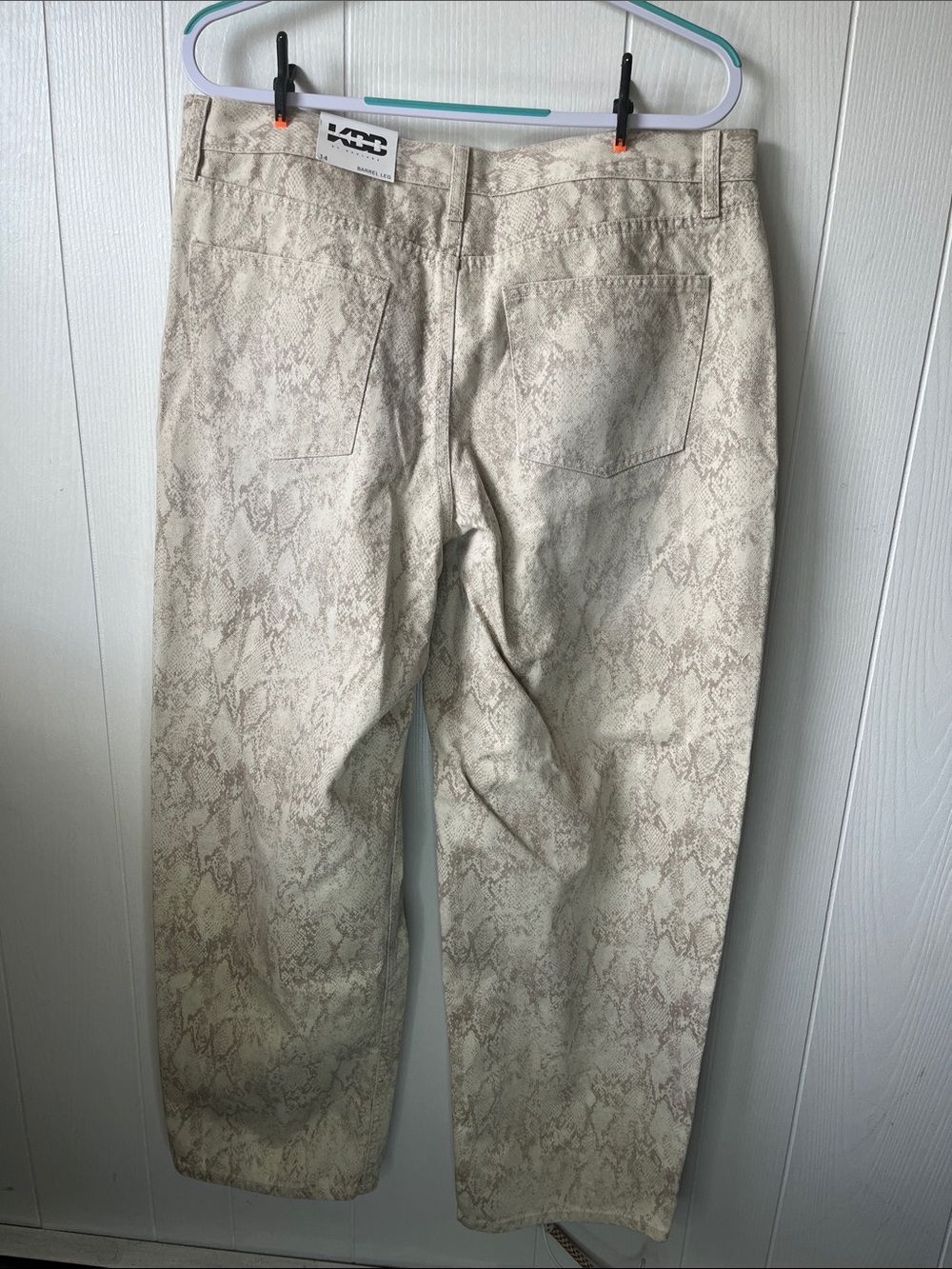 KBB by Kahlana Womens Mid-Rise Barrel Leg Jean - Picture 11 of 11